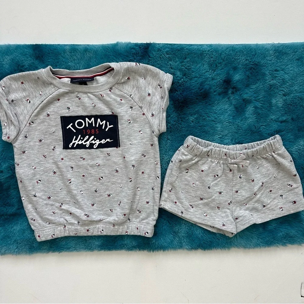 Tommy Hilfiger Kids Gray Shorts Set Size 6 Girls